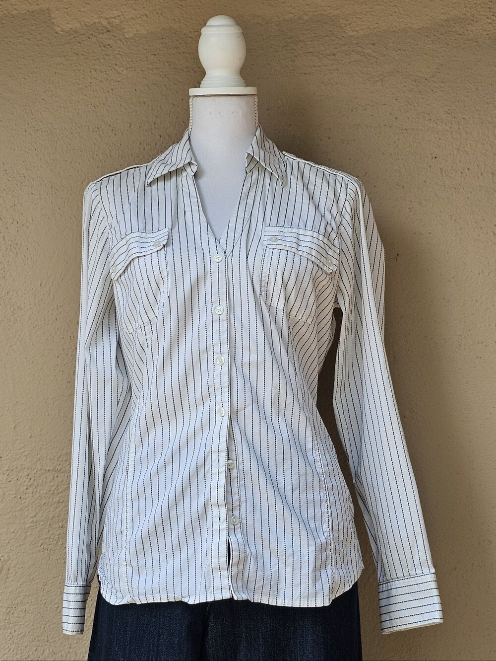 Express Extra Stretch Y2K Office Siren V Neck Point Collar Button Down Top Sz L
